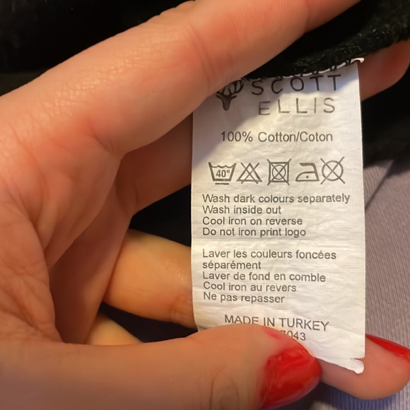 Scott Ellis Cropped Black Hoodie with rainbow hearts - Picture 5 of 6